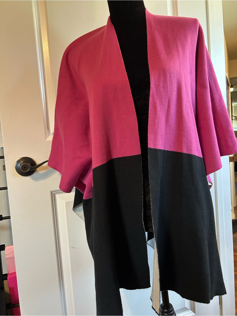 Mia Reis Women's Two-Tone Open Front Sweater Cape - Pink & Black reversible